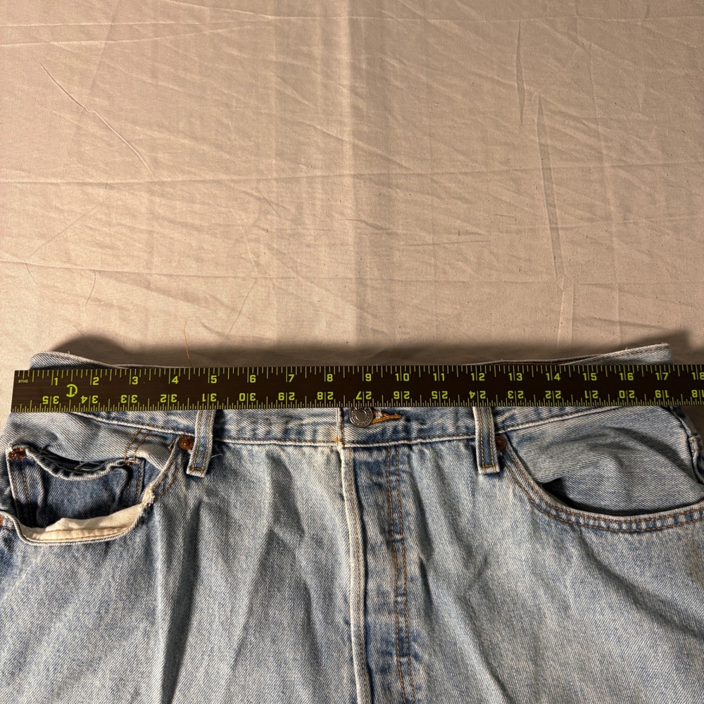 VTG Levis 501 Mens Light Wash Straight Leg Button Fly Distressed Jeans W36 L32 - Picture 3 of 7